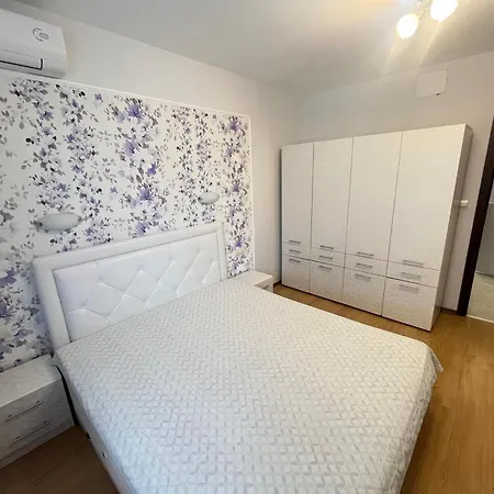 Sea Diamond 2-bedroom In Sunny